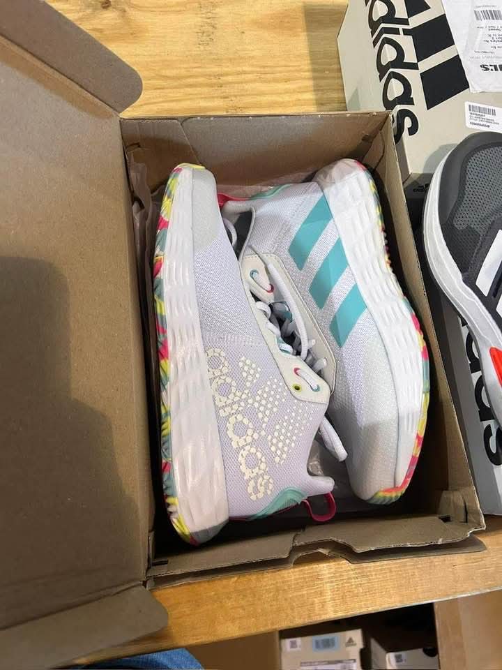 Adidas Shoes Liquidation Pallets for sale